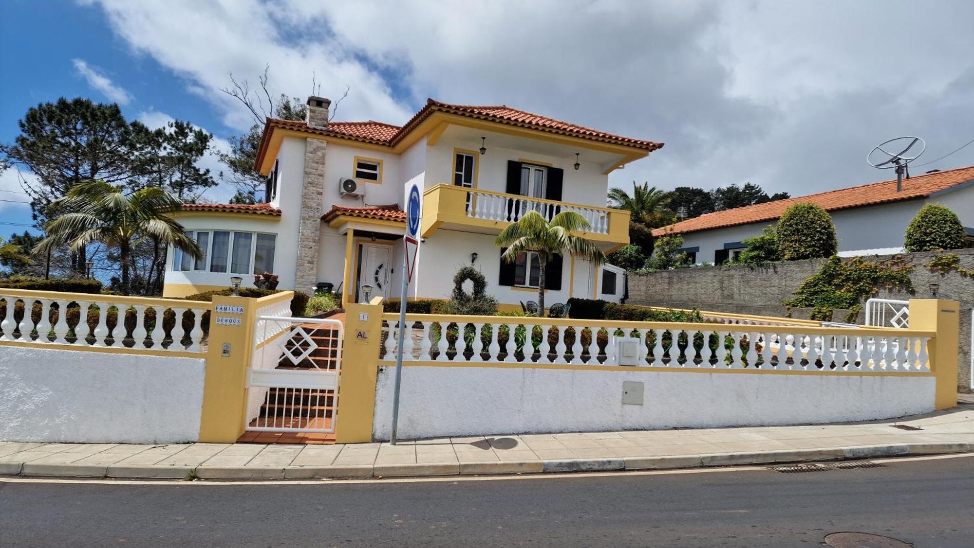 Villa Familia Dehoux Camacha  Exterior photo